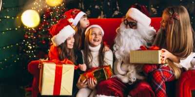 maxxcommunity blog, holiday activities in Mississipi, family with santa event image