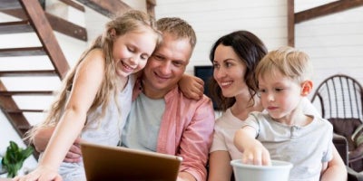 internet providers, internet service provider blog, family on laptop