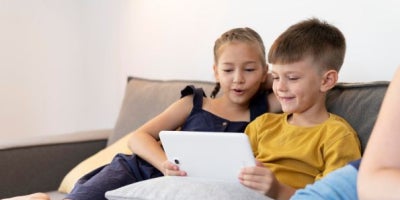 managing screen time, parental control app, parental controls iphone, parental controls ipad, kids on tablet