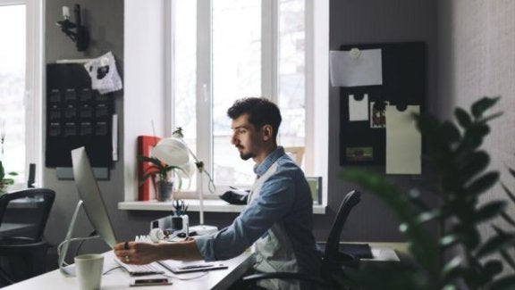 business internet, internet security tips, business internet support, man at work on pc