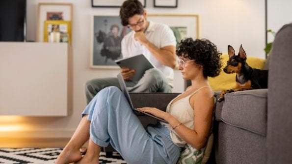 what is a good internet speed, internet speed, family in living room on devices
